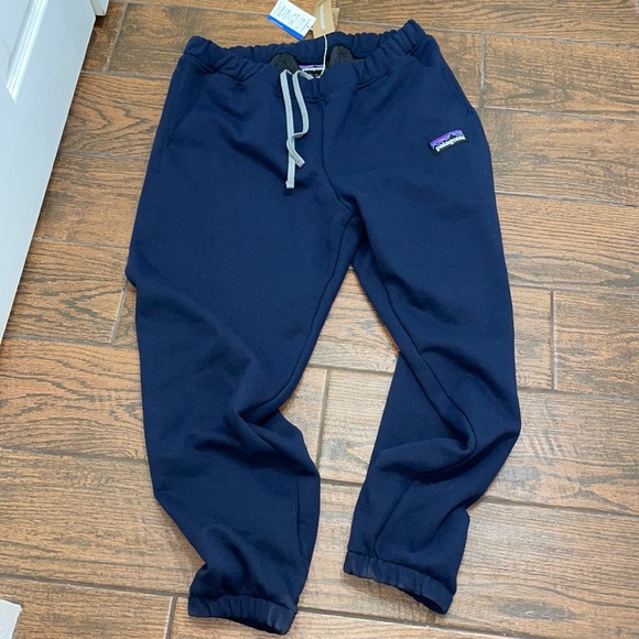 NEW! Patagonia Women's P-6 Label Uprisal Sweatpants - Picture 2 of 9
